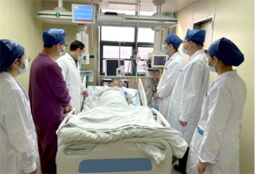 手术接力!栓塞引流“无缝衔接”1338.png