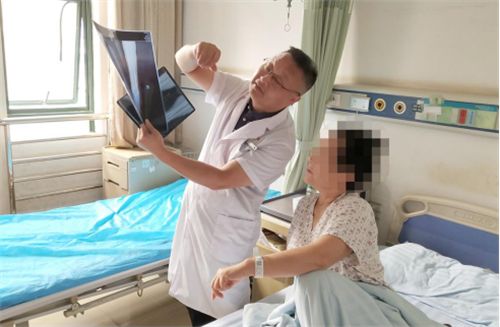 全市首例!“机器人”辅助换关节(1)1633.png 全市首例!“机器人”辅助换关节(1)1633.png