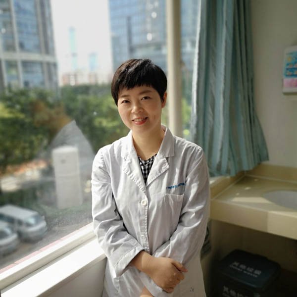 腹直肌分离配图:产房护士长陈蜜蜂.jpg 腹直肌分离配图:产房护士长陈蜜蜂.jpg