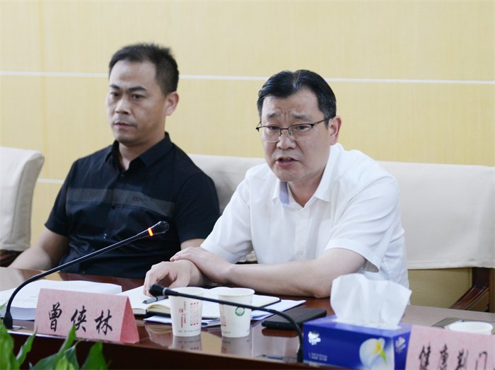 市卫健委党组成员、副主任曾侠林讲话.JPG 市卫健委党组成员、副主任曾侠林讲话.JPG