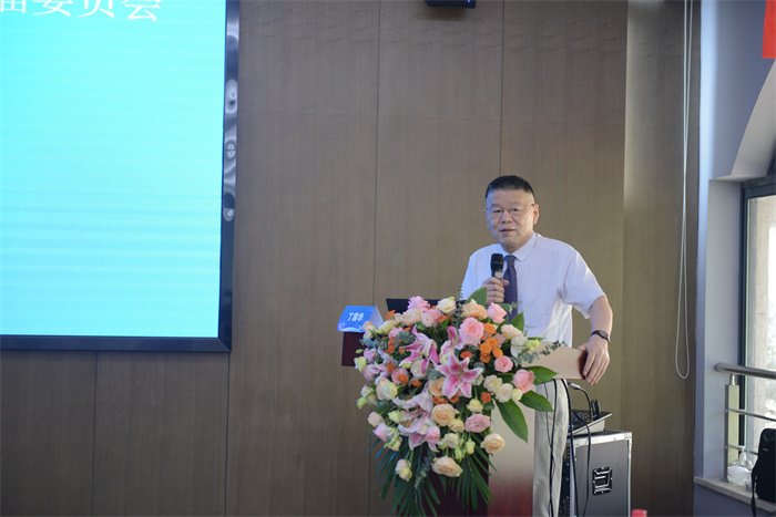 武汉大学人民医院教授、省质控中心主任丁国华做学术讲座.jpg 武汉大学人民医院教授、省质控中心主任丁国华做学术讲座.jpg