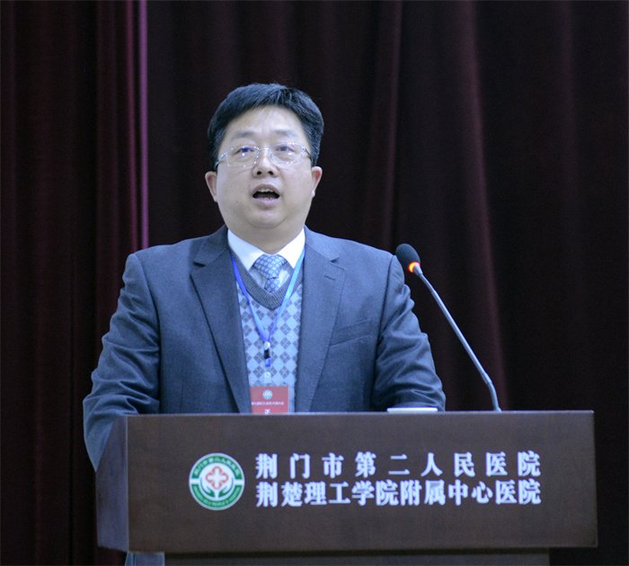 4党委委员、工会主席郭圣龙主持大会并作第八届工会工作报告及八届五次提案落实情况报告.JPG 4党委委员、工会主席郭圣龙主持大会并作第八届工会工作报告及八届五次提案落实情况报告.JPG