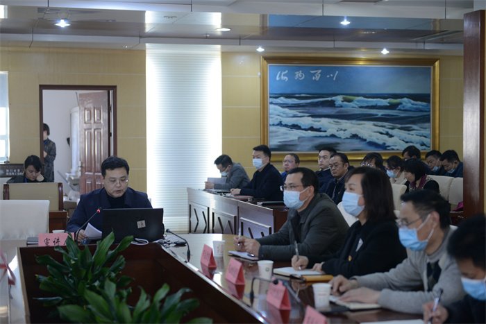市卫健系统党的十九届六中全会精神宣讲队成员、荆门二医党委书记张勇(左一)进行主题宣讲.jpg 市卫健系统党的十九届六中全会精神宣讲队成员、荆门二医党委书记张勇(左一)进行主题宣讲.jpg