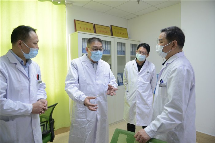 教学查房2.JPG 教学查房2.JPG