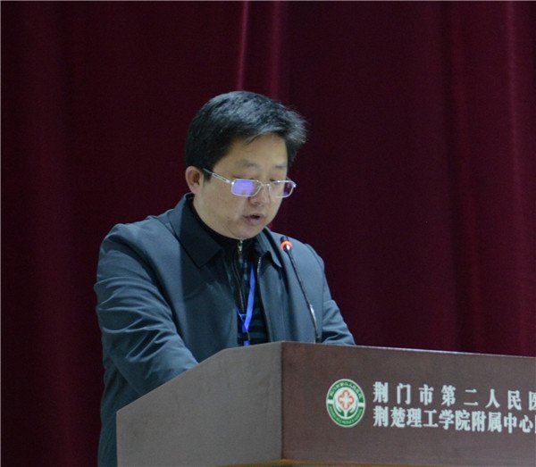党委委员、工会主席郭圣龙主持会议并做工会工作报告.jpg 党委委员、工会主席郭圣龙主持会议并做工会工作报告.jpg