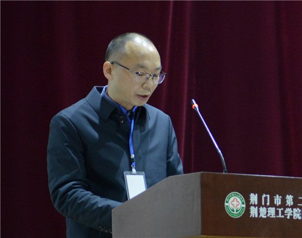 代表张小风发言.jpg