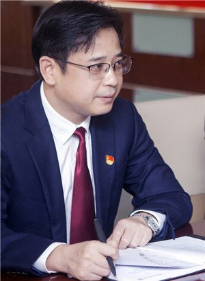 郑小艳_.jpg 郑小艳_.jpg