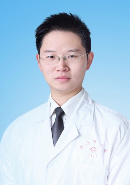 刘琳_副本.jpg 刘琳_副本.jpg