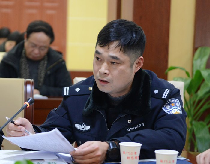 5东宝区泉口派出所许和和发言.jpg 5东宝区泉口派出所许和和发言.jpg