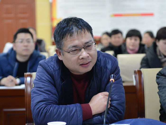 8市紧急医疗救援中心主任李元宏发言.jpg 8市紧急医疗救援中心主任李元宏发言.jpg