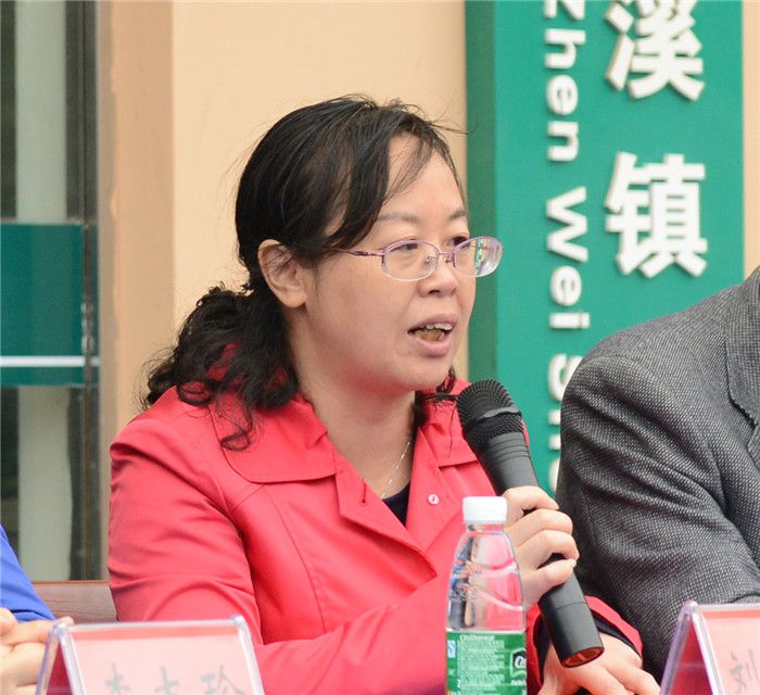 东宝区副区长刘玲宁讲话.jpg 东宝区副区长刘玲宁讲话.jpg