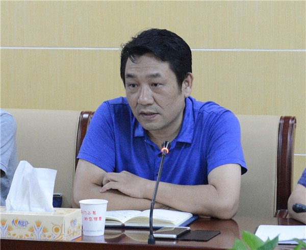 市卫生计生委副主任吴吉轩讲话.jpg 市卫生计生委副主任吴吉轩讲话.jpg