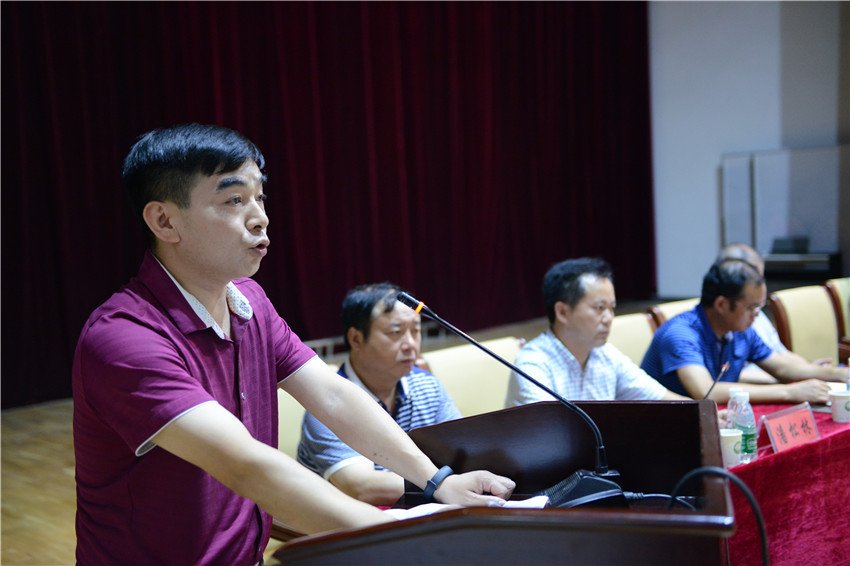 呼吸内科主任杨明炜发言.jpg 呼吸内科主任杨明炜发言.jpg
