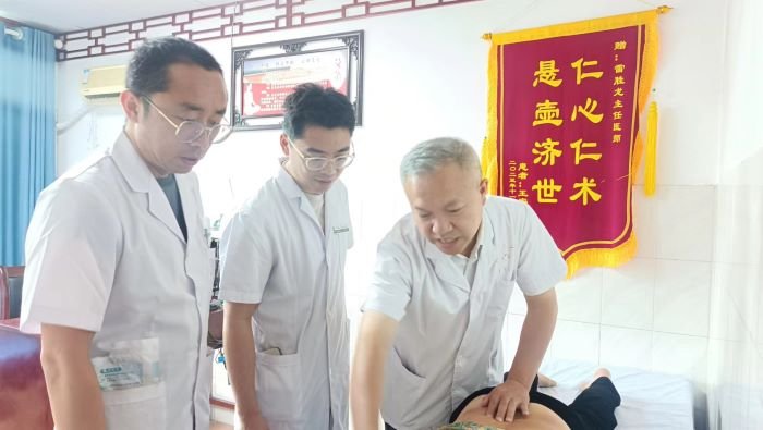 门诊问诊.jpg 门诊问诊.jpg