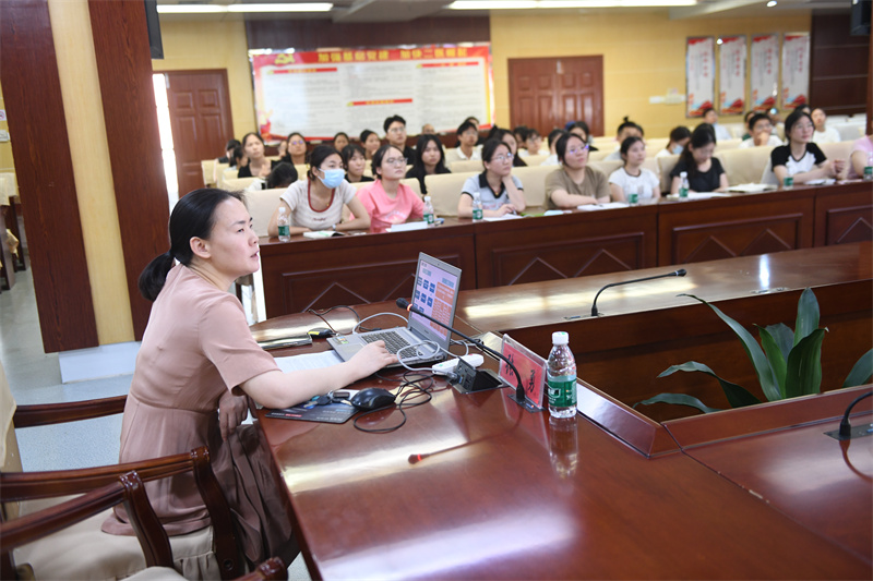 “人事规章制度”授课.JPG