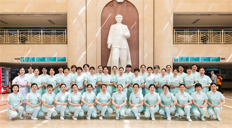 护士长合影.jpg