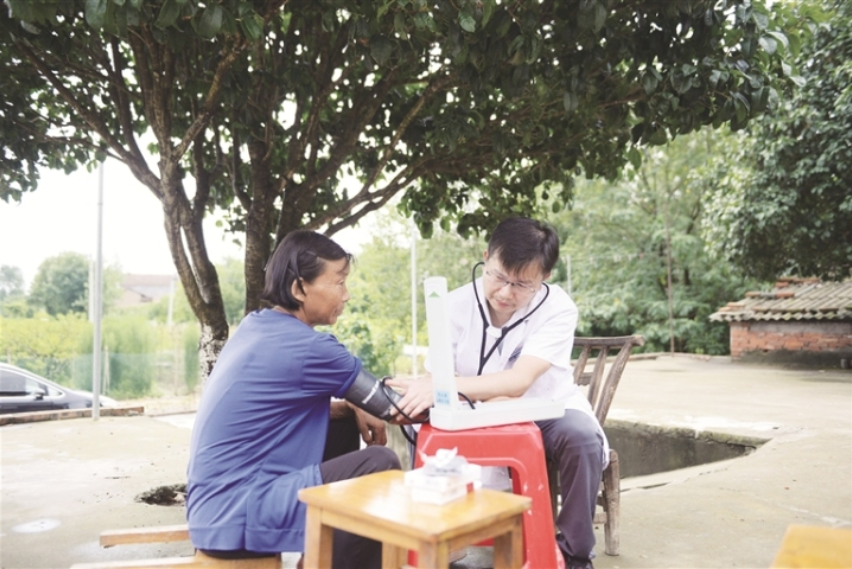 医心向党践初心 仁医卫民护荆楚