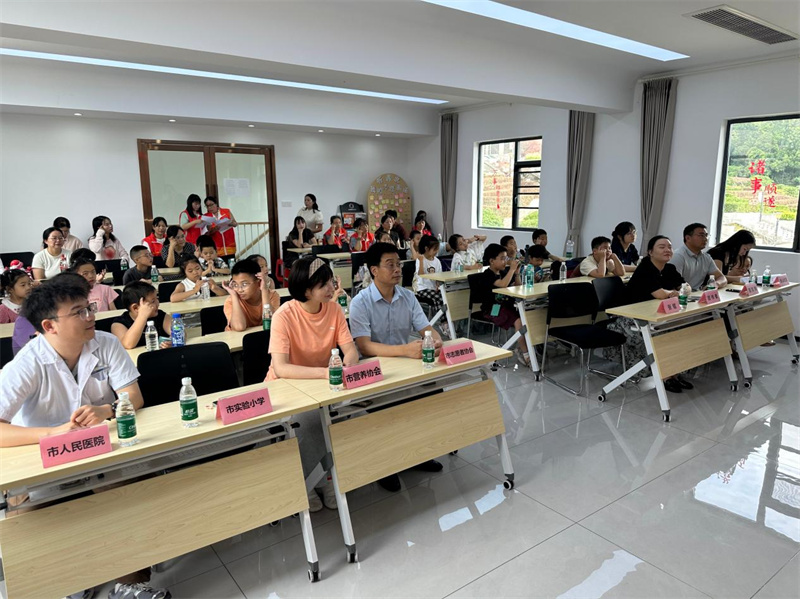 医养携手护童心 公益托管伴盛夏——荆门市营养学会联合市人民医院走进象山社区爱心托管班