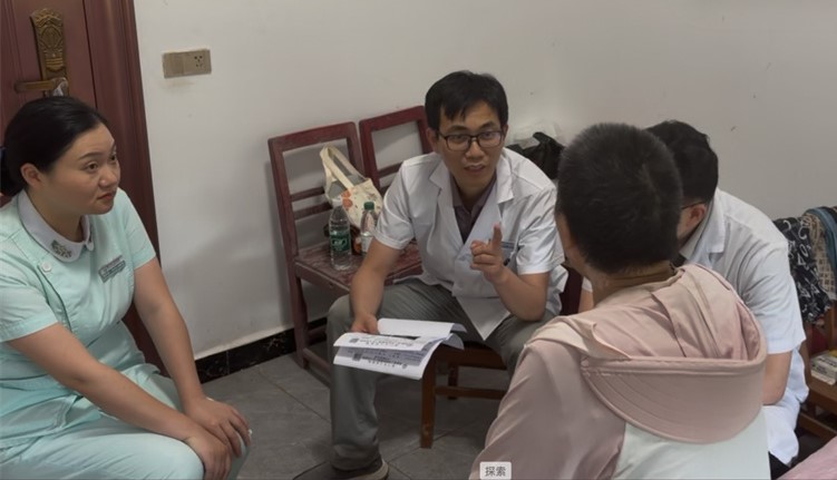 仁心仁术除顽疾 上门回访暖夕阳 ——荆门市人民医院神经外科温情救治七旬脑膜瘤老人